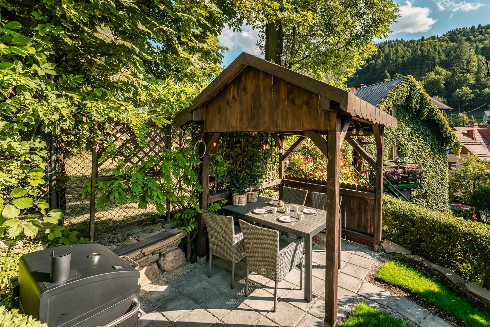 Dom "Pod Gorkami" Apartment Szczawnica Bagian luar foto