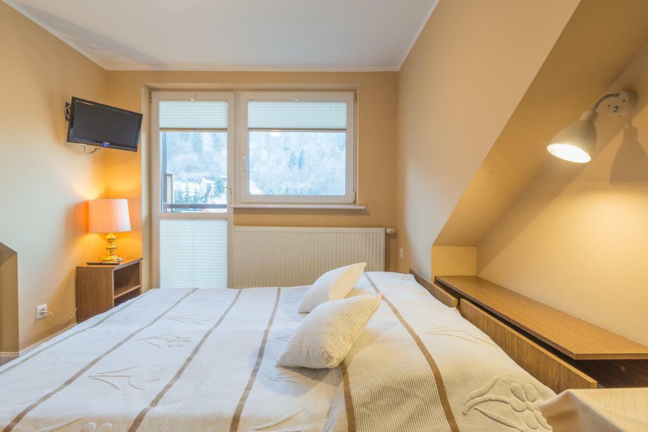 Dom "Pod Gorkami" Apartment Szczawnica Bagian luar foto