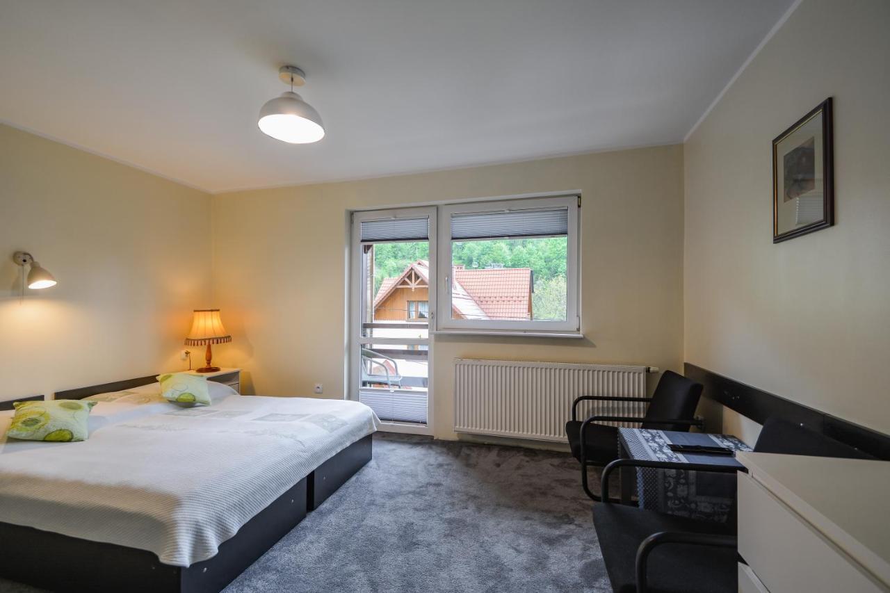 Dom "Pod Gorkami" Apartment Szczawnica Bagian luar foto